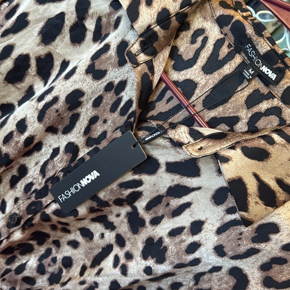 Fashion Nova SZ M Leopard Print Button-Up Dress NWT - Picture 3 of 7